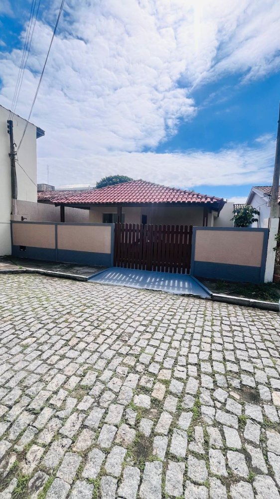 Casa em Condomínio - Venda - Pqe. Horto - Campos dos Goytacazes - RJ
